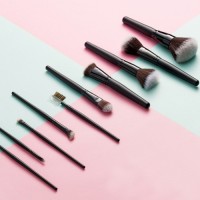 Versatile 20-Piece Makeup Brush Set with Pouch