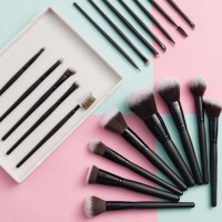 Versatile 20-Piece Makeup Brush Set with Pouch